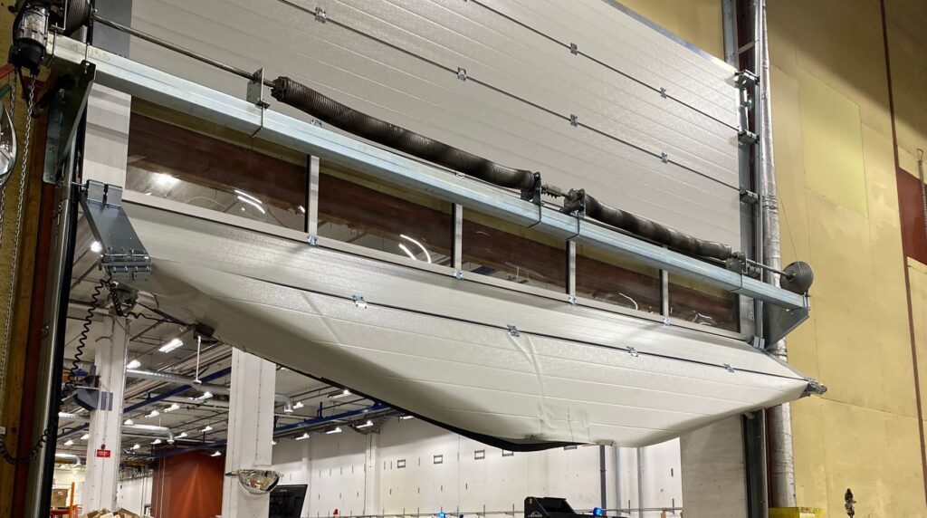 Påkörd industriport